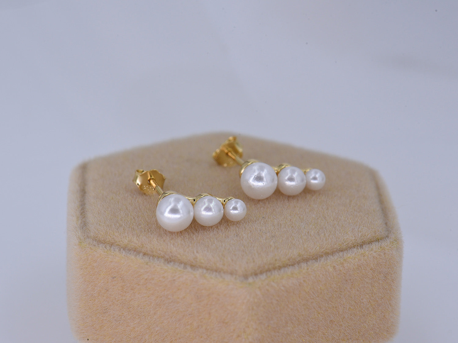 Pearl Stud Earrings [3-Size Cascade] .925 Sterling Silver w/ 18K Gold Plating